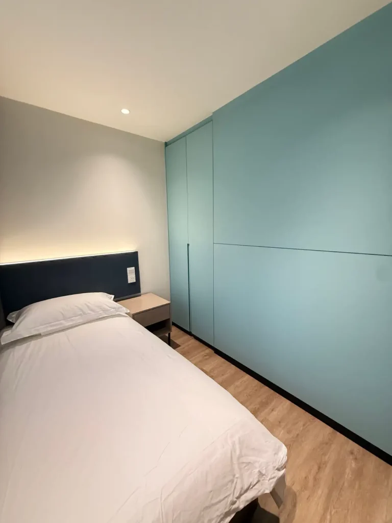 Big Two Bedroom and One Bathroom